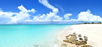 View of sunny Turks & Caïcos, Grace Bay