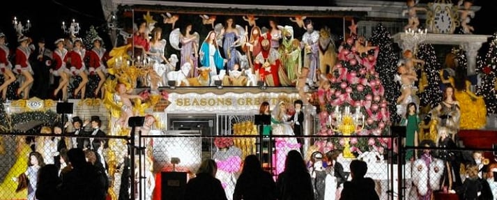 The-Garabedian-Christmas-House,-The-Bronx.jpg
