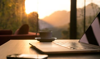 Travel-Agents-Should-Blog.jpg